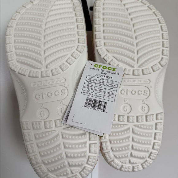 Brand New WDW 50th Anniversary Crocs W8/M6 HTF - Picture 7 of 9